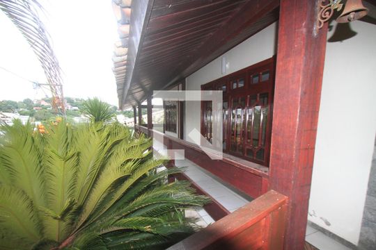 Varanda de casa à venda com 3 quartos, 350m² em Badu, Niterói