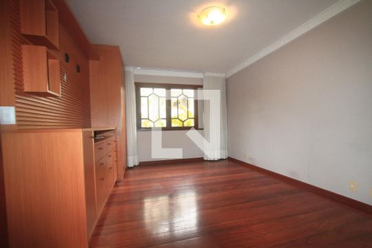 Suite 1 de casa à venda com 3 quartos, 350m² em Badu, Niterói