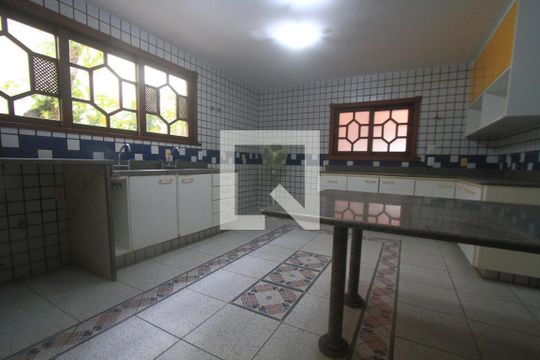 Cozinha de casa à venda com 3 quartos, 350m² em Badu, Niterói