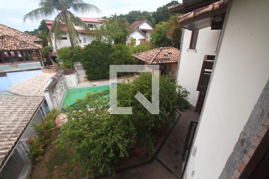 Vista do Quintal de casa à venda com 3 quartos, 350m² em Badu, Niterói