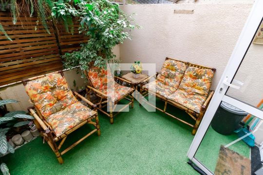 Quintal de apartamento para alugar com 2 quartos, 48m² em Jardim Elizabete, Taboão da Serra