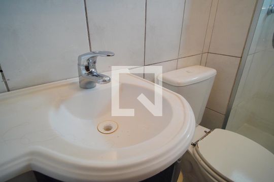 Banheiro de apartamento para alugar com 1 quarto, 60m² em Petrópolis, Porto Alegre