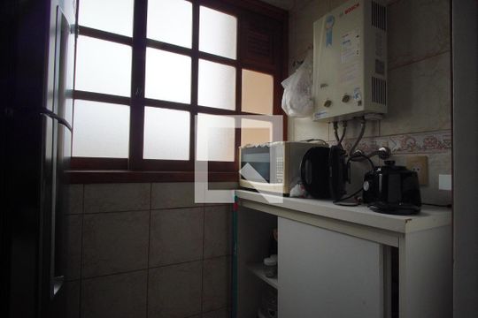Cozinha de apartamento para alugar com 1 quarto, 60m² em Petrópolis, Porto Alegre