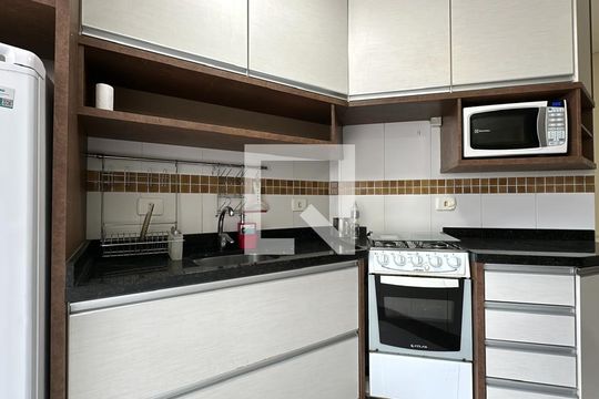 Cozinha de apartamento para alugar com 2 quartos, 80m² em Jardim Botânico, Curitiba