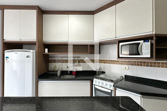 Cozinha de apartamento para alugar com 2 quartos, 80m² em Jardim Botânico, Curitiba