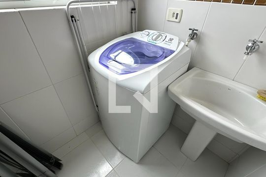 Área de serviço de apartamento para alugar com 2 quartos, 80m² em Jardim Botânico, Curitiba