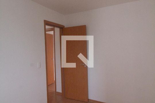 Quarto 2 de apartamento para alugar com 2 quartos, 43m² em Cidade São Mateus, São Paulo