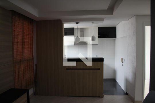 Sala de apartamento para alugar com 2 quartos, 45m² em Amazonas, Contagem