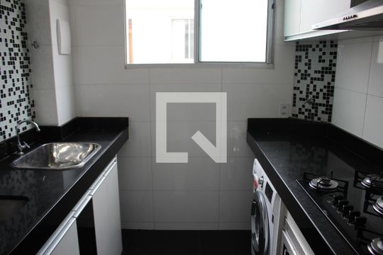 Área de Serviço de apartamento para alugar com 2 quartos, 45m² em Amazonas, Contagem