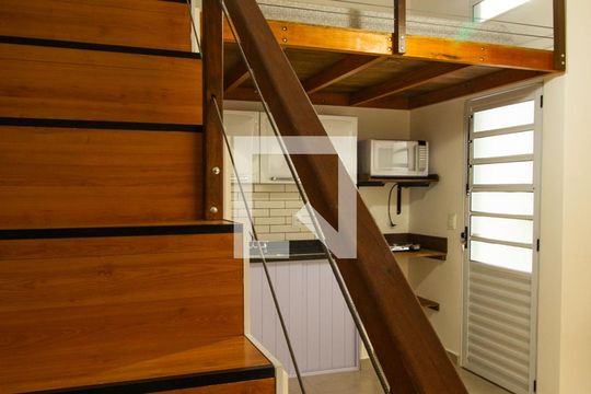Escada de kitnet/studio à venda com 1 quarto, 220m² em Vila São Sebastião, Jundiaí