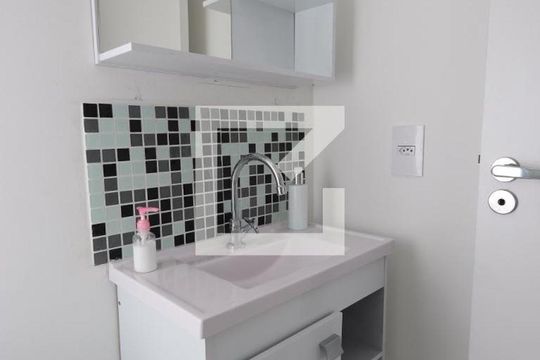 Banheiro de apartamento à venda com 2 quartos, 34m² em Vila Tolstoi, São Paulo