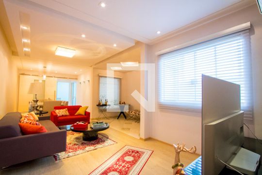 Sala de casa à venda com 2 quartos, 205m² em Parque São Vicente, Santo André