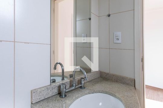 Banheiro da Suíte de apartamento para alugar com 3 quartos, 85m² em Vila Prudente, São Paulo