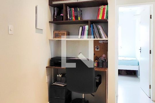 Corredor de casa de condomínio à venda com 3 quartos, 122m² em Vila Curuçá, Santo André