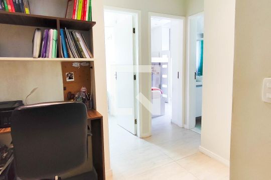Corredor de casa de condomínio à venda com 3 quartos, 122m² em Vila Curuçá, Santo André