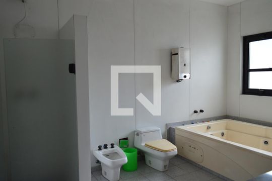 Banheiro de casa à venda com 4 quartos, 450m² em Vila Monumento, São Paulo