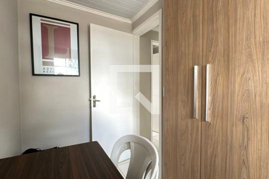 Quarto 1 de apartamento para alugar com 2 quartos, 46m² em Capão da Imbuia, Pinhais