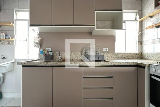 Cozinha de apartamento para alugar com 2 quartos, 46m² em Capão da Imbuia, Pinhais