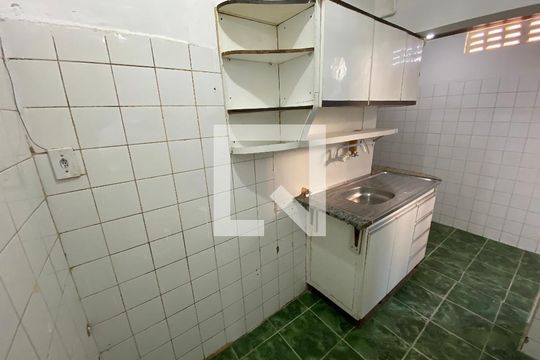 Cozinha de casa para alugar com 2 quartos, 40m² em Imbuí, Salvador