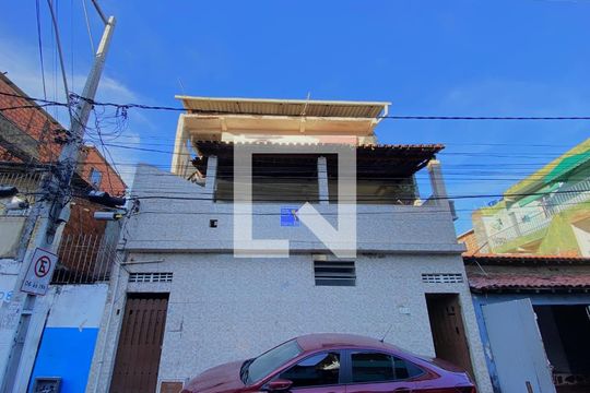 Fachada de casa para alugar com 2 quartos, 40m² em Imbuí, Salvador