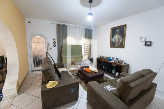 Sala de casa para alugar com 6 quartos, 400m² em Centro, Taubaté