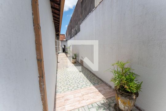 Quintal de casa para alugar com 6 quartos, 400m² em Centro, Taubaté