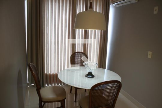 sala de apartamento para alugar com 2 quartos, 52m² em Jardim Goiás, Goiânia