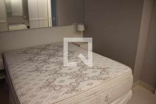 quarto 1 de apartamento para alugar com 2 quartos, 52m² em Jardim Goiás, Goiânia