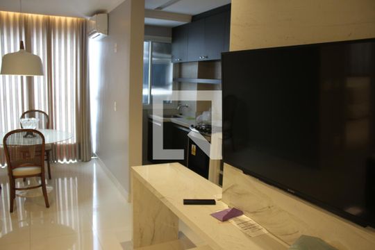 sala de apartamento para alugar com 2 quartos, 52m² em Jardim Goiás, Goiânia