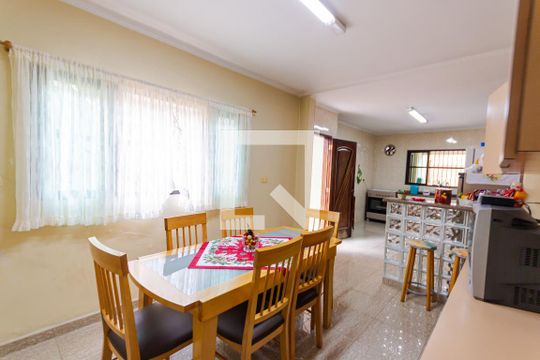 Cozinha de casa à venda com 3 quartos, 230m² em Vila Curuca, Santo André