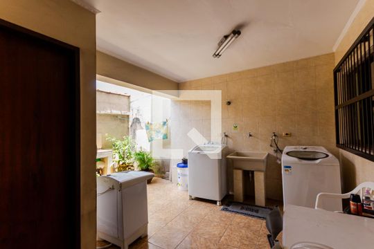 Área de Serviço de casa à venda com 3 quartos, 230m² em Vila Curuca, Santo André