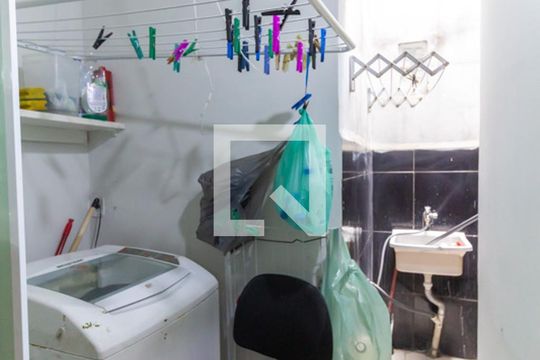 Lavanderia  de casa de condomínio à venda com 3 quartos, 120m² em Cambuci, São Paulo
