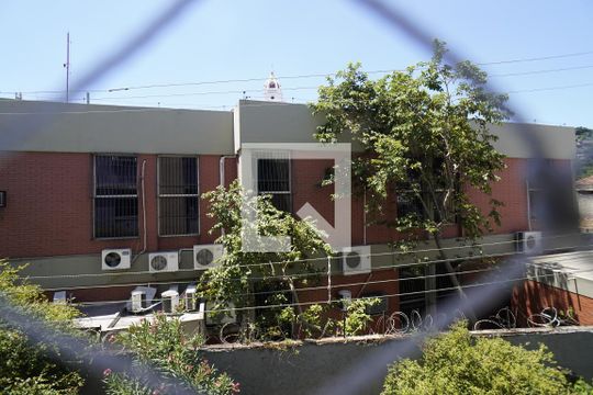 Sala de apartamento à venda com 2 quartos, 53m² em Santana, Niterói