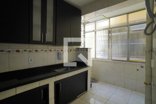 Cozinha de apartamento à venda com 2 quartos, 53m² em Santana, Niterói