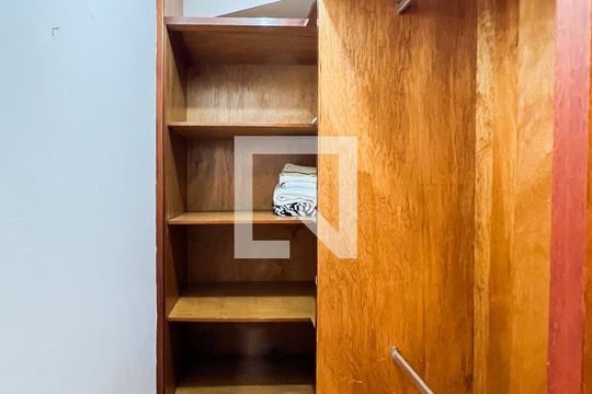 Closet de apartamento à venda com 1 quarto, 46m² em Vila Nova Conceição, São Paulo