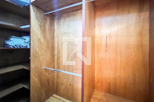 Closet de apartamento à venda com 1 quarto, 46m² em Vila Nova Conceição, São Paulo