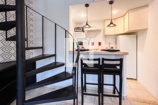 Cozinha de apartamento à venda com 1 quarto, 46m² em Vila Nova Conceição, São Paulo
