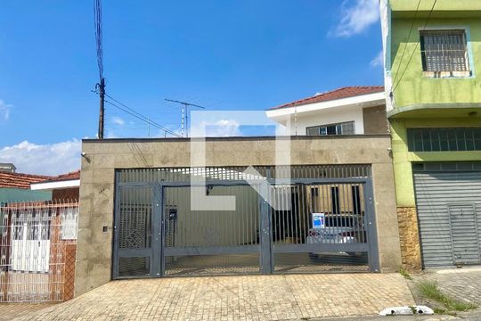 Fachada de casa à venda com 4 quartos, 450m² em Água Rasa, São Paulo