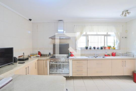 Cozinha de casa à venda com 4 quartos, 450m² em Água Rasa, São Paulo