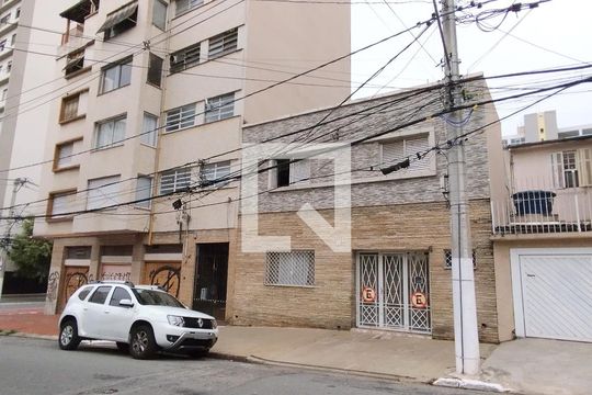 Fachada de casa à venda com 3 quartos, 180m² em Bela Vista, São Paulo