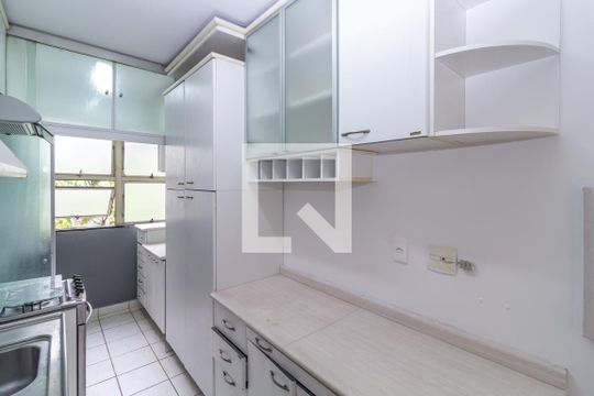 Cozinha de apartamento para alugar com 3 quartos, 64m² em Vila Graciosa, São Paulo