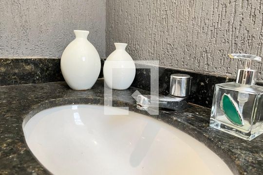 Lavabo de casa de condomínio à venda com 4 quartos, 140m² em Parque Imperial, São Paulo