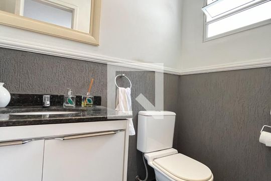 Lavabo  de casa de condomínio à venda com 4 quartos, 140m² em Parque Imperial, São Paulo
