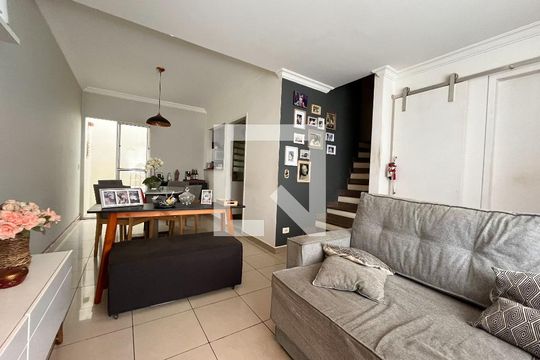 Sala de casa de condomínio à venda com 4 quartos, 140m² em Parque Imperial, São Paulo