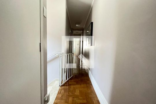 Corredor de casa à venda com 4 quartos, 155m² em Jardim Brasil (zona Sul), São Paulo
