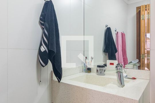 Banheiro da Suite de apartamento à venda com 3 quartos, 140m² em Vila Pires, Santo André