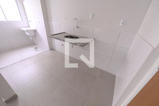 Cozinha de apartamento para alugar com 2 quartos, 54m² em Parque Oeste Industrial, Goiânia