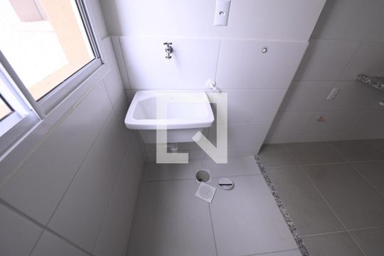 Área de Serviço de apartamento para alugar com 2 quartos, 54m² em Parque Oeste Industrial, Goiânia