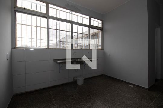 Sala/Cozinha de kitnet/studio para alugar com 2 quartos, 50m² em Samambaia Sul (samambaia), Brasília