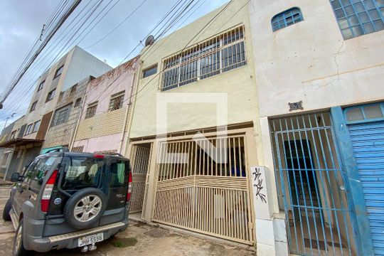 Fachada de kitnet/studio para alugar com 2 quartos, 50m² em Samambaia Sul (samambaia), Brasília